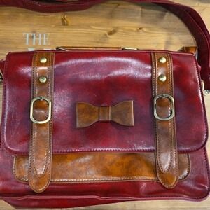 Banned Apparel Buckle with Bow Vintage Retro Faux Leather Satchel Shoulder‎ Bag